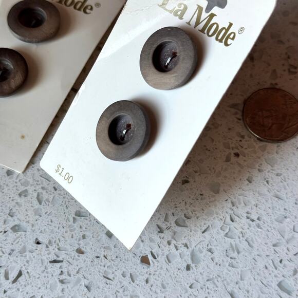 4 NEW on card Vintage 1970s Brown Wood Round 2 Hole Buttons 3/4" Holland - Picture 4 of 6